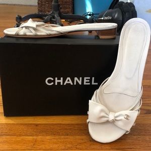Chanel white leather slide sandal with bow detail